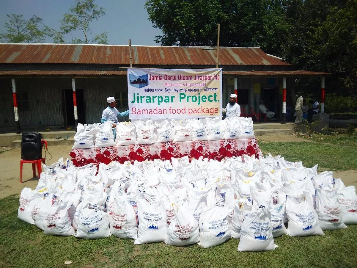 Distributing Ramadan food packages to families